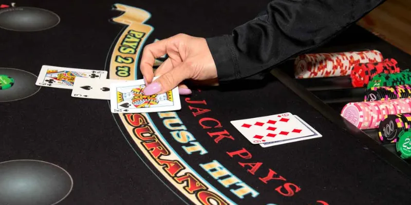 Mẹo chơi Blackjack - Chiến thuật tăng tỷ lệ thắng từ cao thủ 2 Các quy định cơ bản trong Blackjack